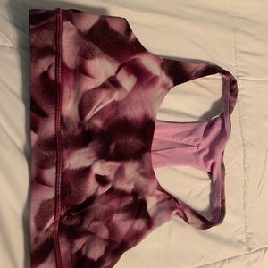 Lululemon sports bra